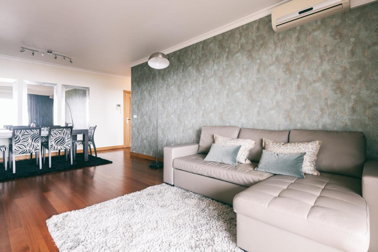 By The Sea II - Calmo Com Piscina E Vista Mar. Apartment ฟุงชาล ภายนอก รูปภาพ