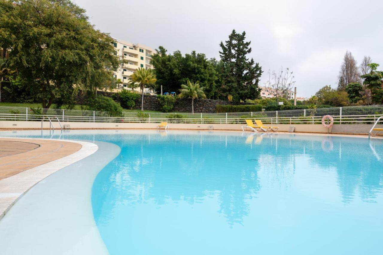 By The Sea II - Calmo Com Piscina E Vista Mar. Apartment ฟุงชาล ภายนอก รูปภาพ