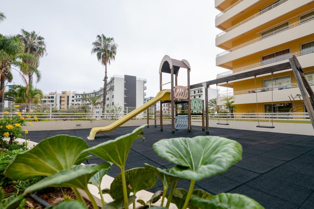 By The Sea II - Calmo Com Piscina E Vista Mar. Apartment ฟุงชาล ภายนอก รูปภาพ